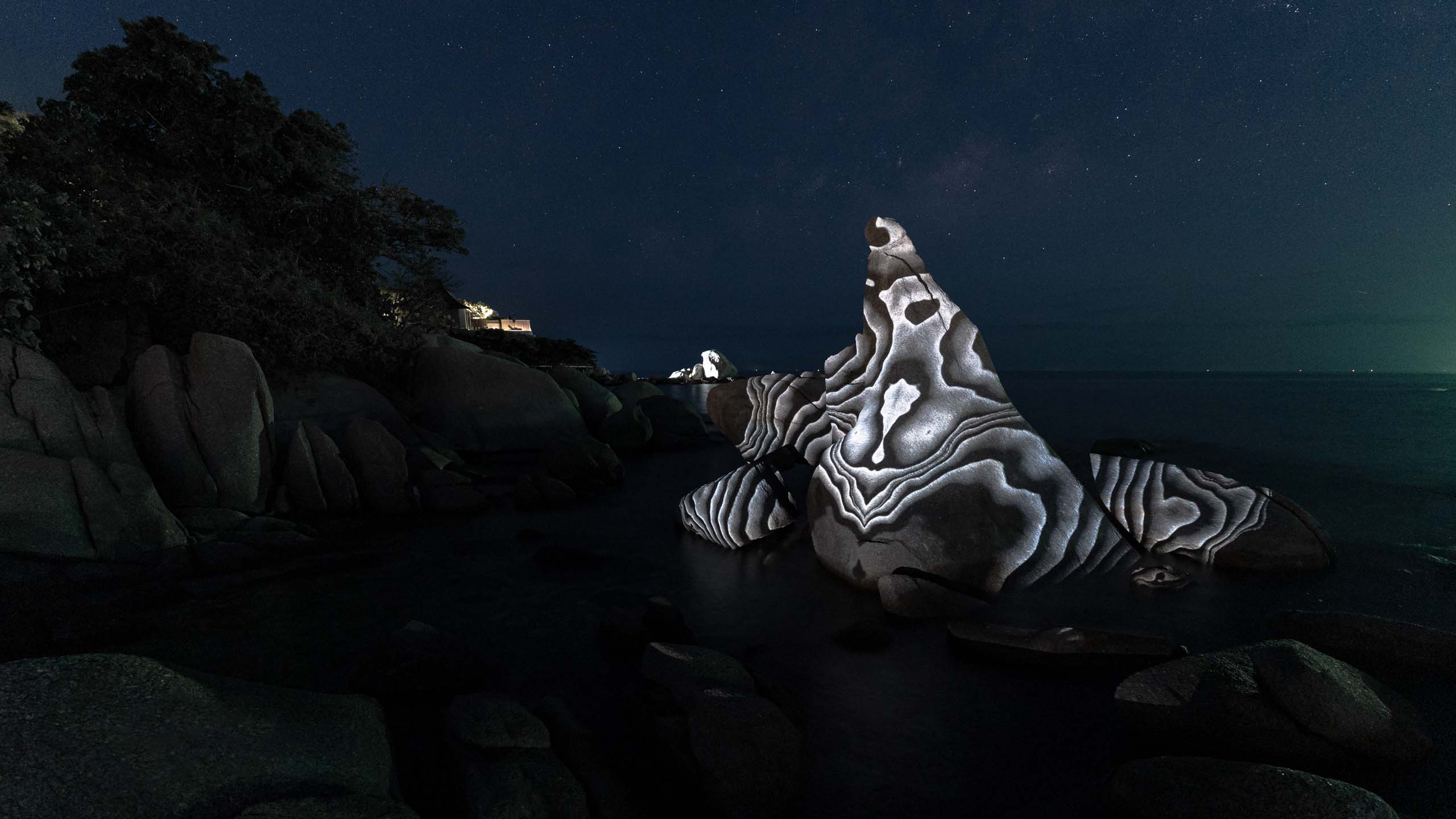Projection mapping nature art on a rock with beautiful visuals by Philipp Frank