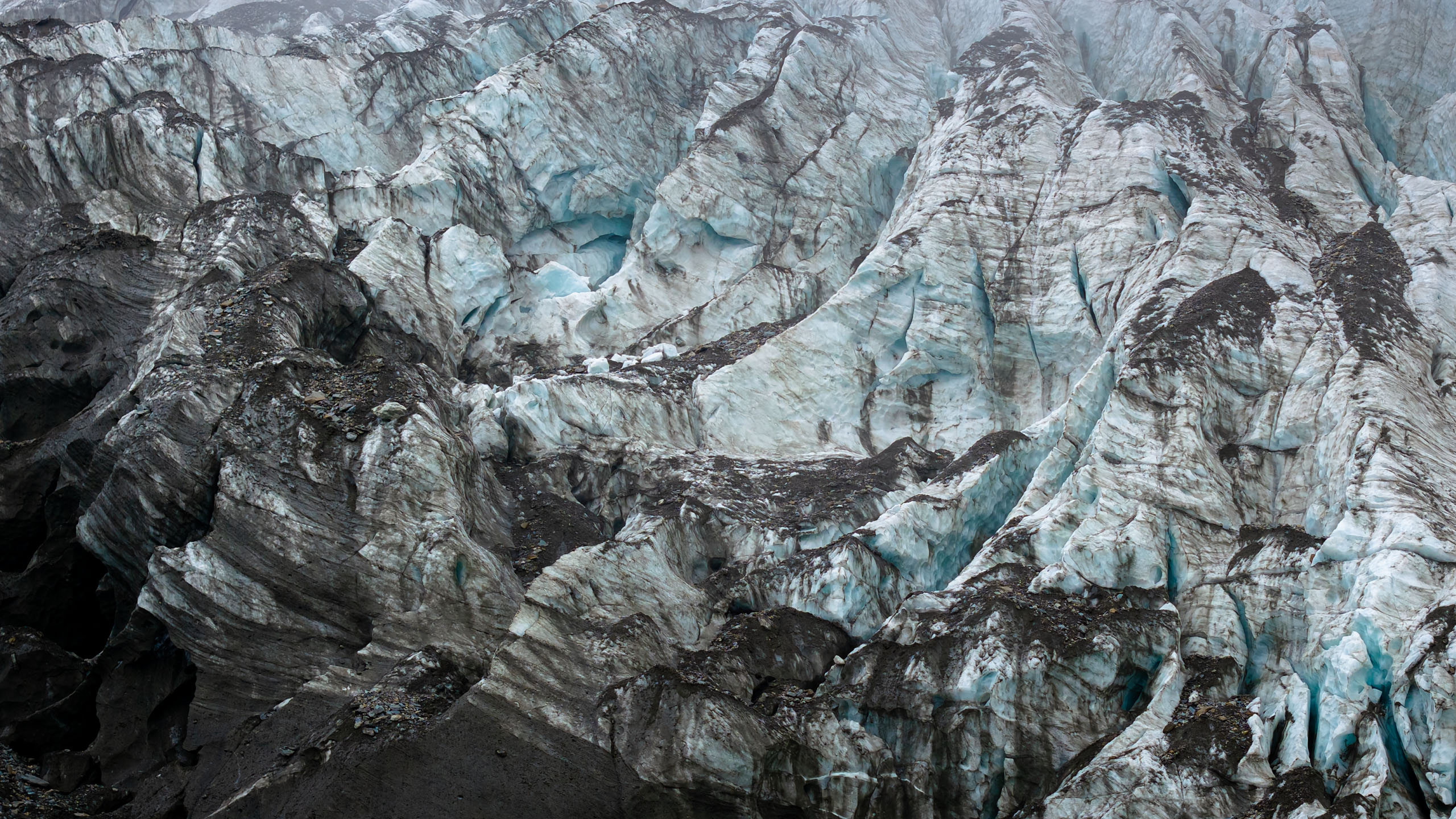 Glacier formations and ice textures at the Glacier de Bionnassay, documented as part of the field research for the audiovisual installation Echoes of Ice by Philipp Frank.
