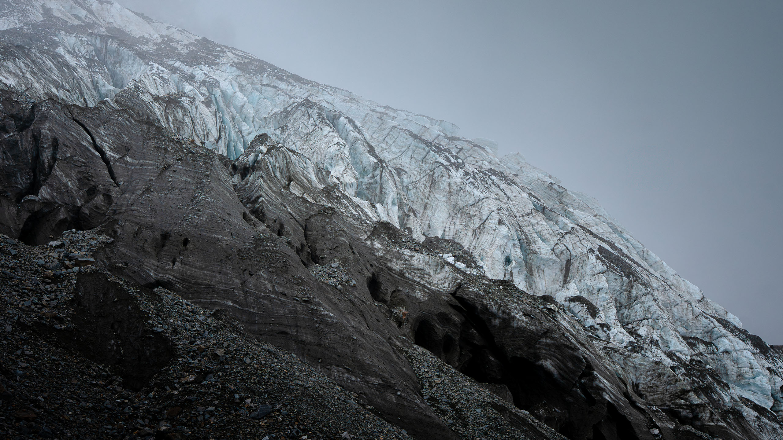Glacier formations and ice textures at the Glacier de Bionnassay, documented as part of the field research for the audiovisual installation Echoes of Ice by Philipp Frank.