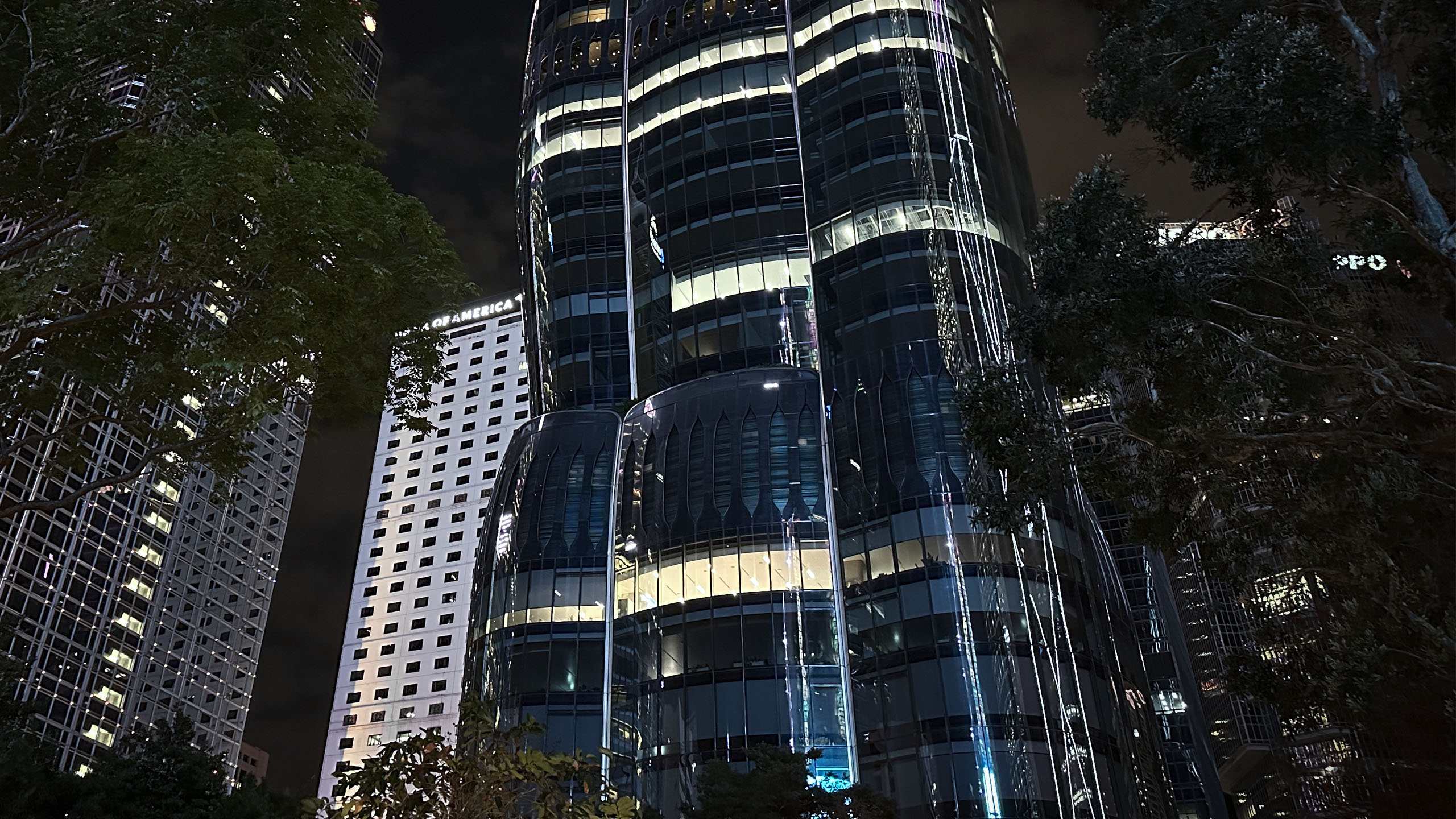 Hypnotic Dream — Tree Light Installation at The Henderson Hong Kong